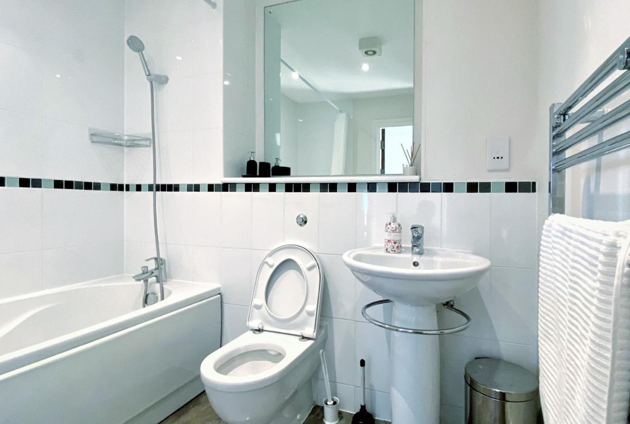 Artistic And Luxurious Apt With Sea View. Beach Side Swansea Eksteriør billede